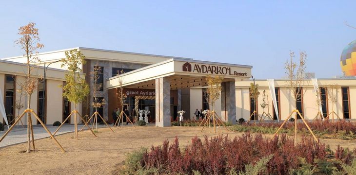 Современный туристический центр на побережье Айдаркуля в Узбекистане